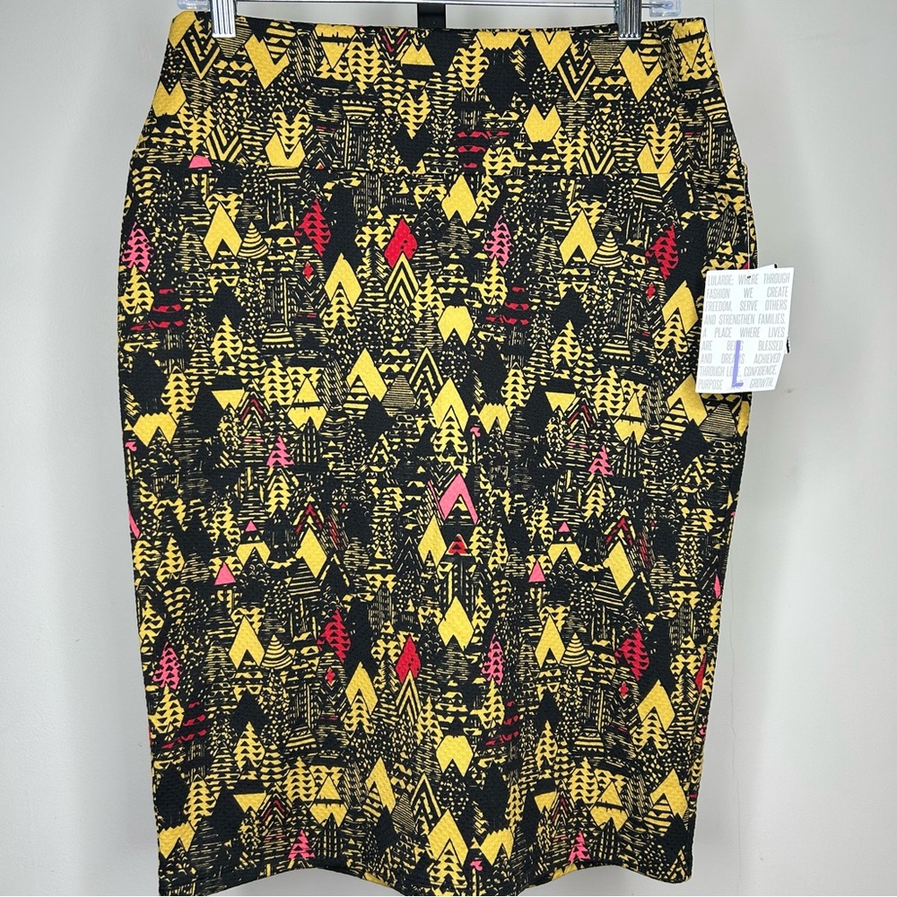 LuLaRoe Large (14-16) pencil. Cassie Yellow Red Pencil Skirt Knee-Length NEW